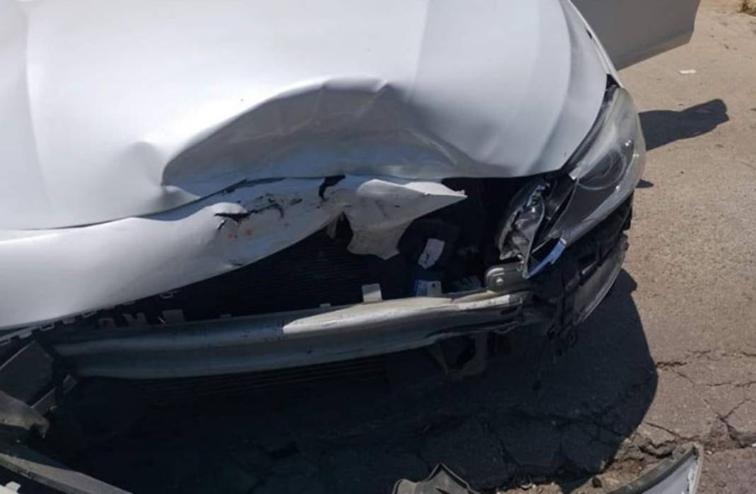 Renault Broadway ile çarpışan Volvo'nun son hali şoke etti! Birodvey Bey diyeceksiniz! 8